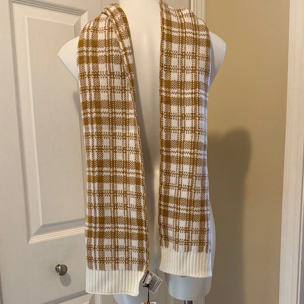 Timberland White and Brown Knit Scarf